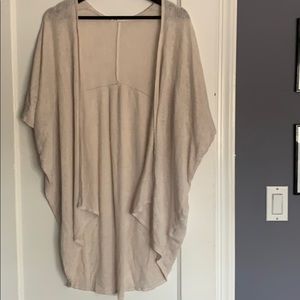 Painted threads draped open short sleeve sweater
